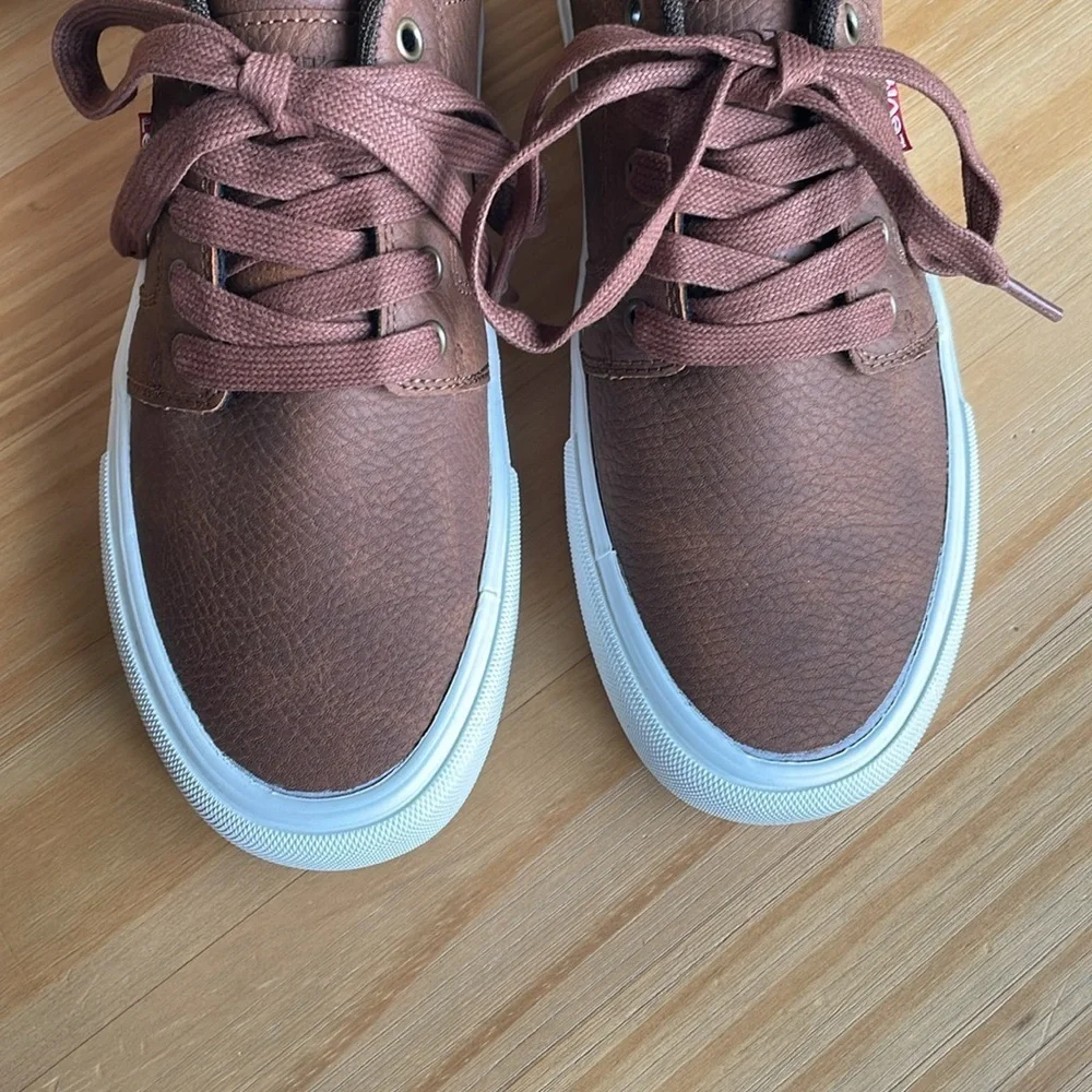 NEW in‎ Box! Levi Men's Alpine Brown Sneaker